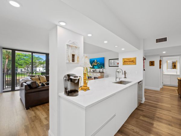 799 Jeffery Street, Unit 202, Boca Raton, FL 33487