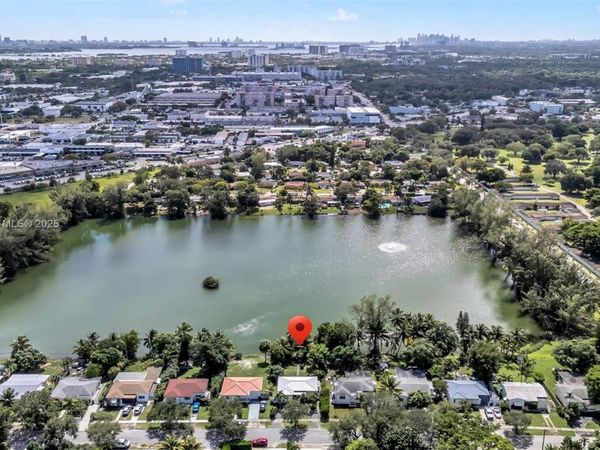 1860 NE 157th Ter, North Miami Beach, FL 33162