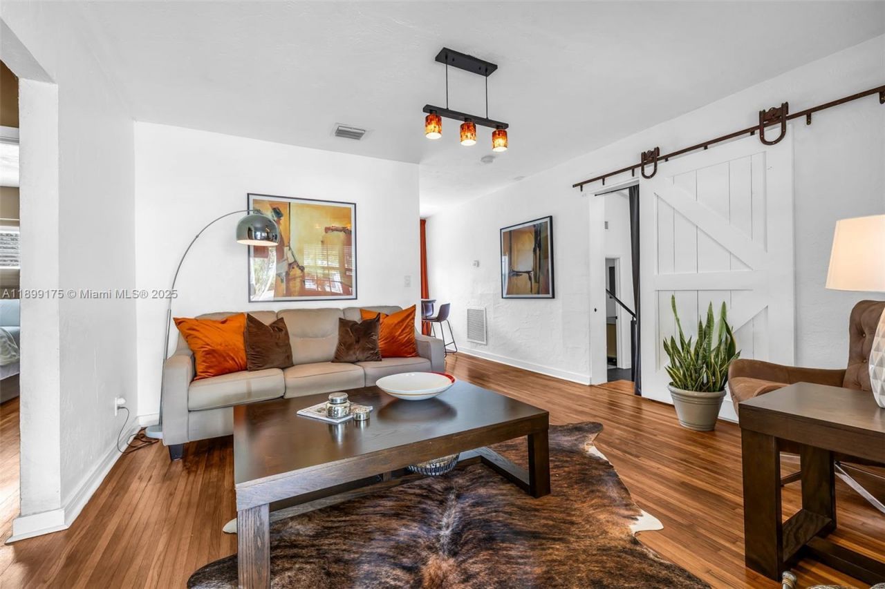 1860 NE 157th Ter, North Miami Beach, FL 33162 Photo