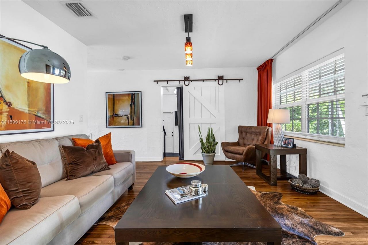 1860 NE 157th Ter, North Miami Beach, FL 33162 Photo