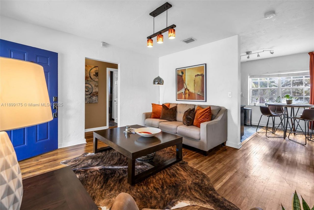 1860 NE 157th Ter, North Miami Beach, FL 33162 Photo