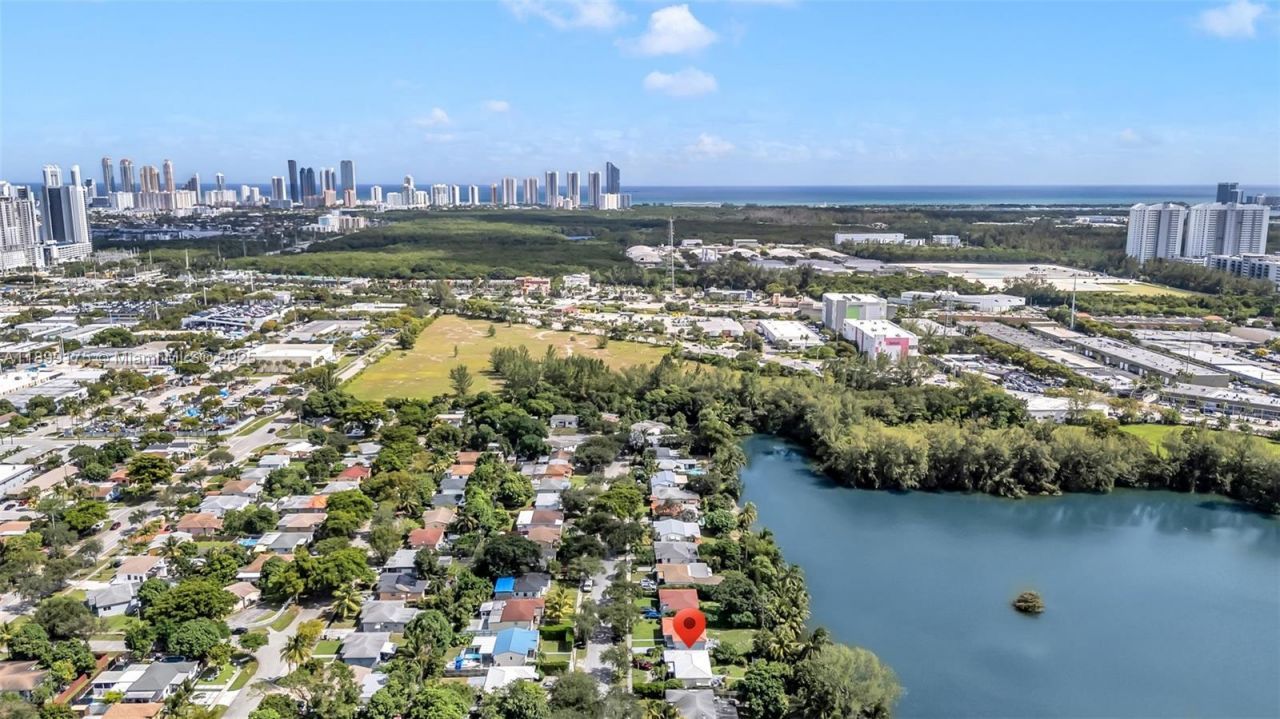1860 NE 157th Ter, North Miami Beach, FL 33162 Photo
