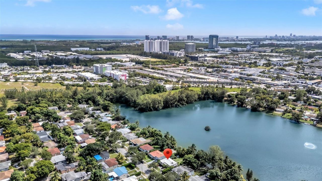1860 NE 157th Ter, North Miami Beach, FL 33162 Photo