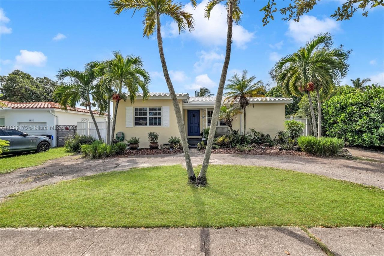 1860 NE 157th Ter, North Miami Beach, FL 33162 Photo