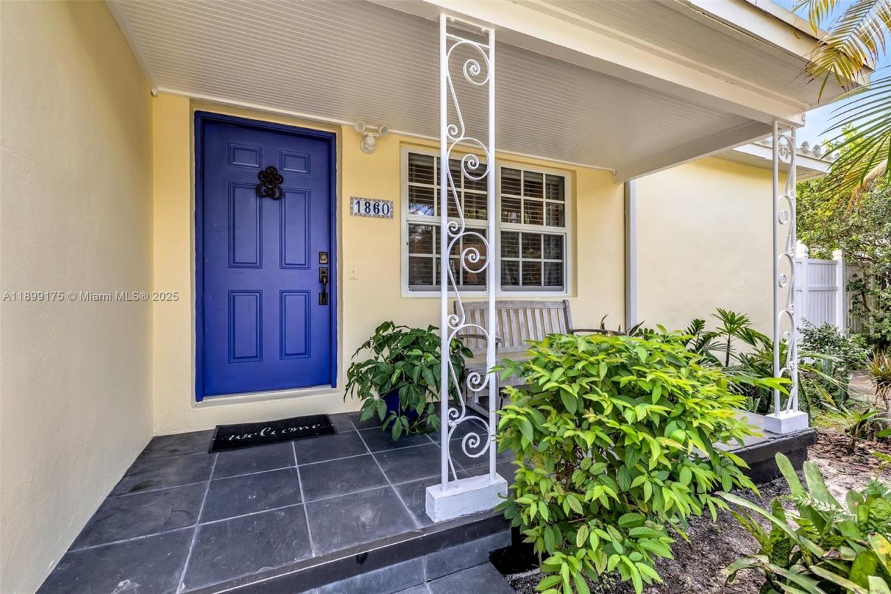 1860 NE 157th Ter, North Miami Beach, FL 33162 Photo