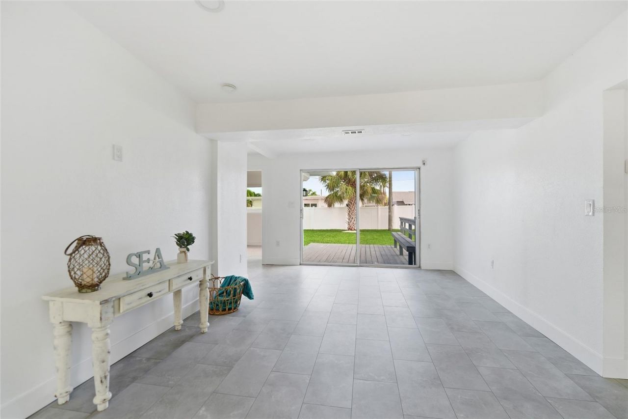 450 81st Avenue, Saint Pete Beach, FL 33706 Photo