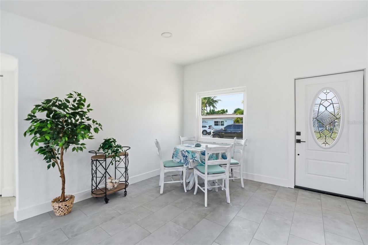 450 81st Avenue, Saint Pete Beach, FL 33706 Photo
