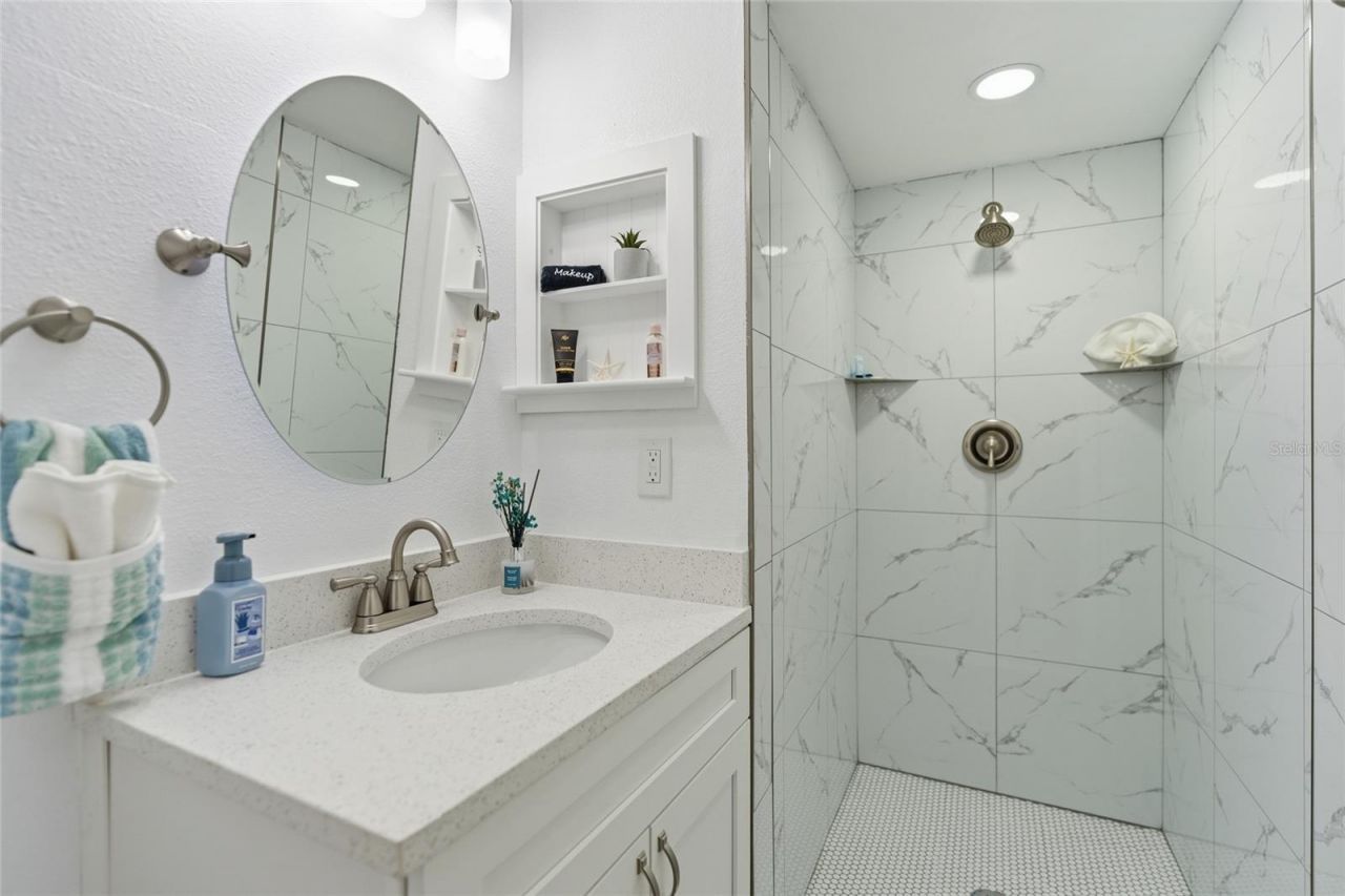 450 81st Avenue, Saint Pete Beach, FL 33706 Photo