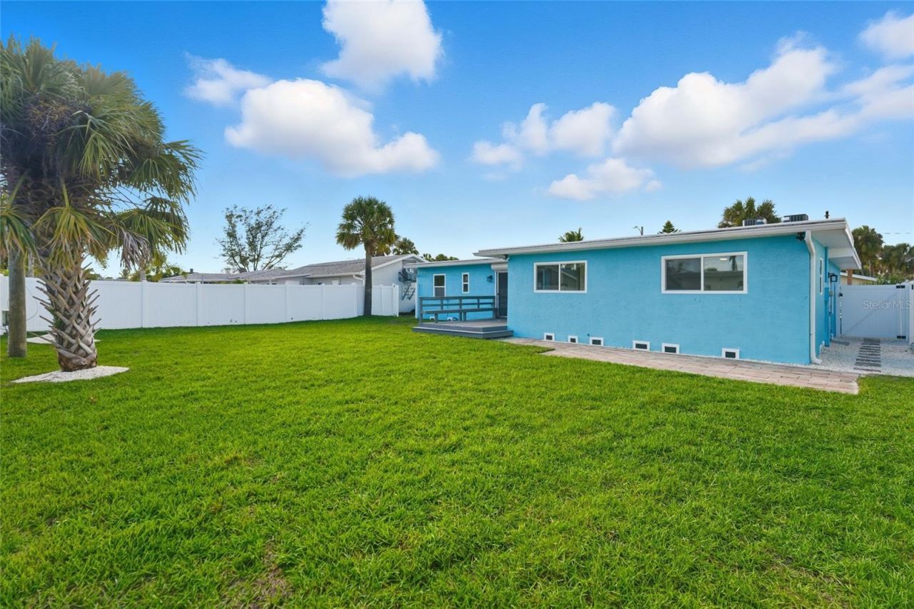 450 81st Avenue, Saint Pete Beach, FL 33706 Photo