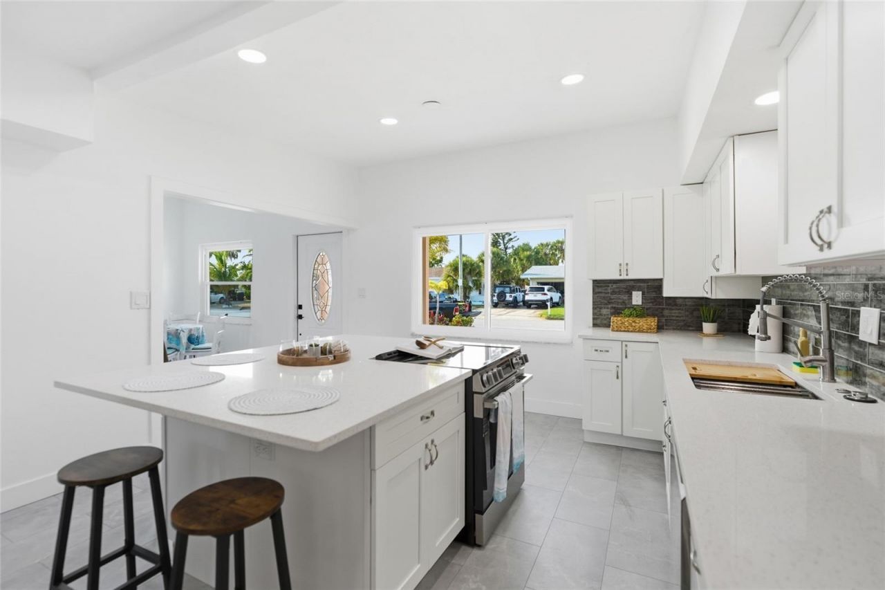 450 81st Avenue, Saint Pete Beach, FL 33706 Photo