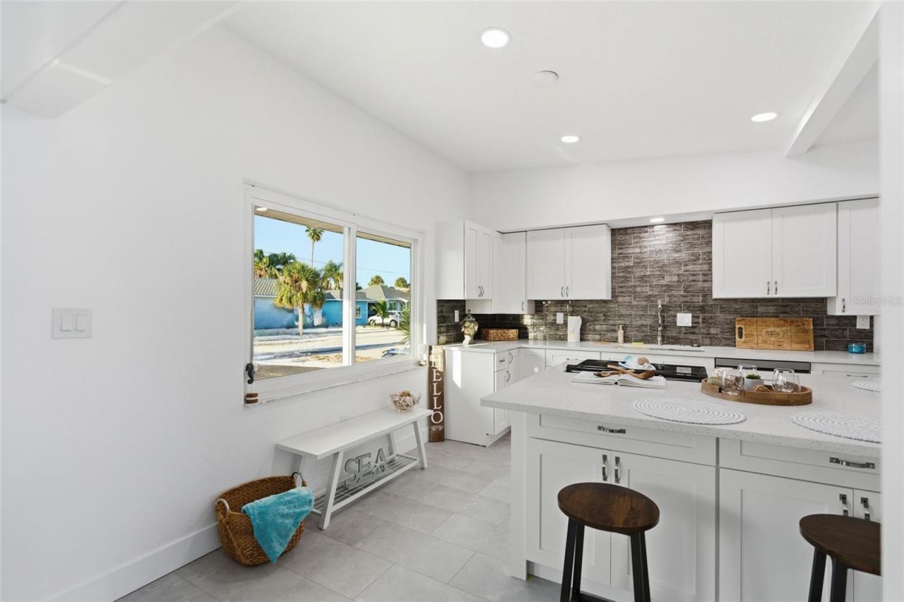 450 81st Avenue, Saint Pete Beach, FL 33706 Photo