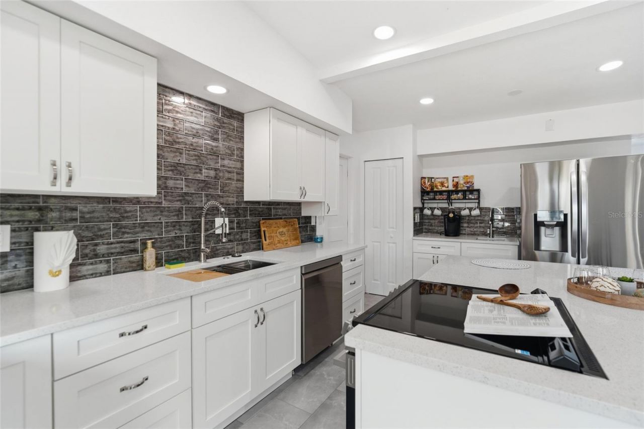 450 81st Avenue, Saint Pete Beach, FL 33706 Photo