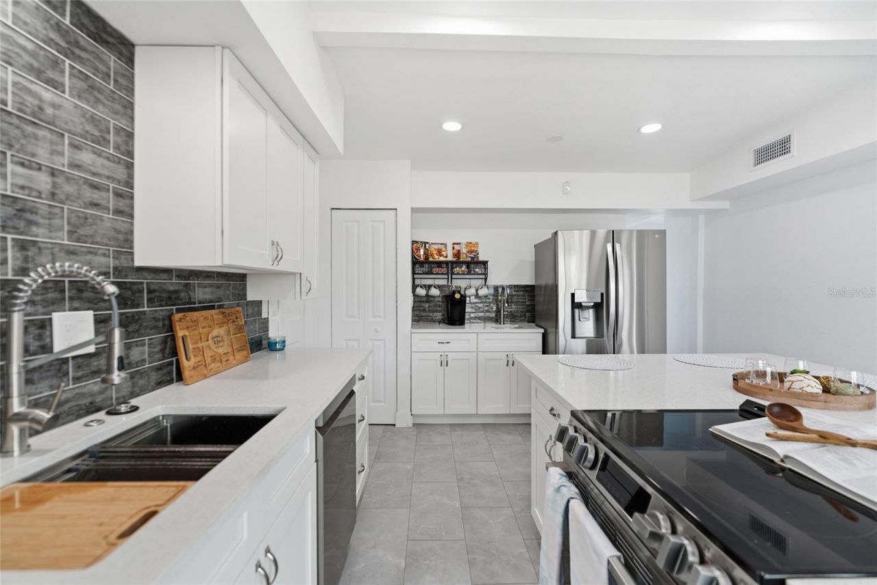 450 81st Avenue, Saint Pete Beach, FL 33706 Photo