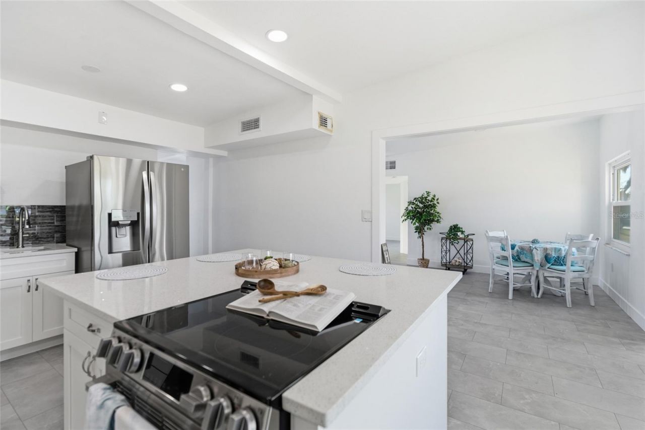 450 81st Avenue, Saint Pete Beach, FL 33706 Photo