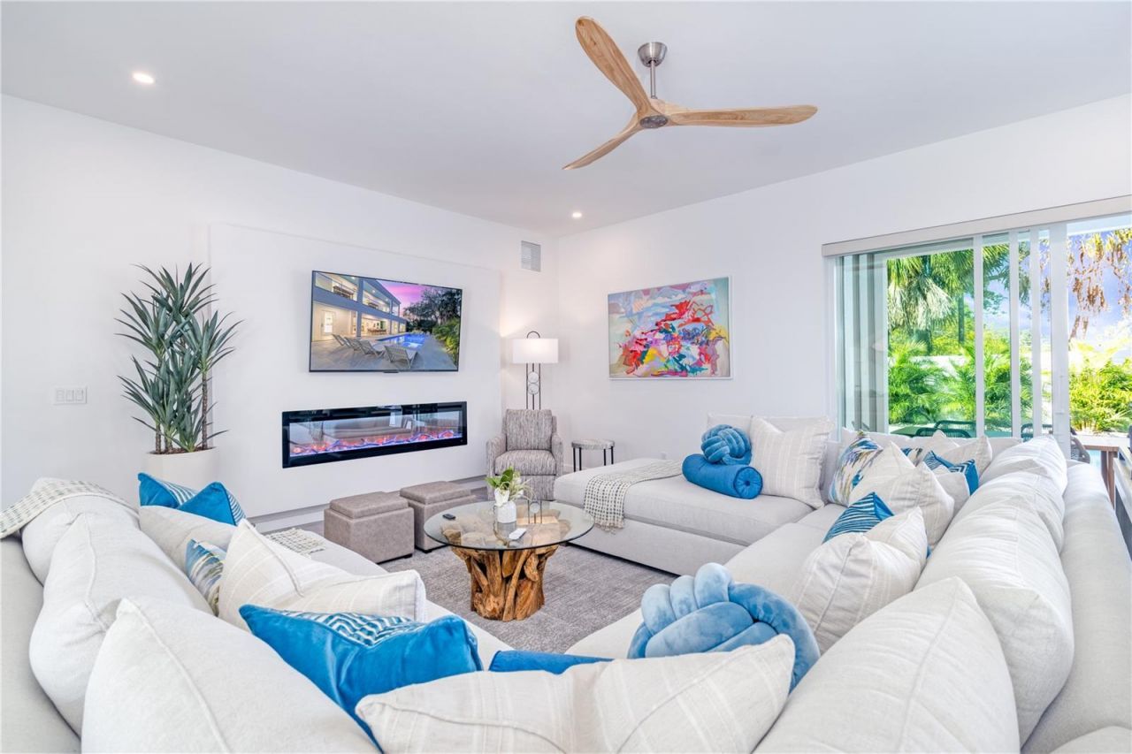 2585 Clematis Street, Sarasota, FL 34239 Photo