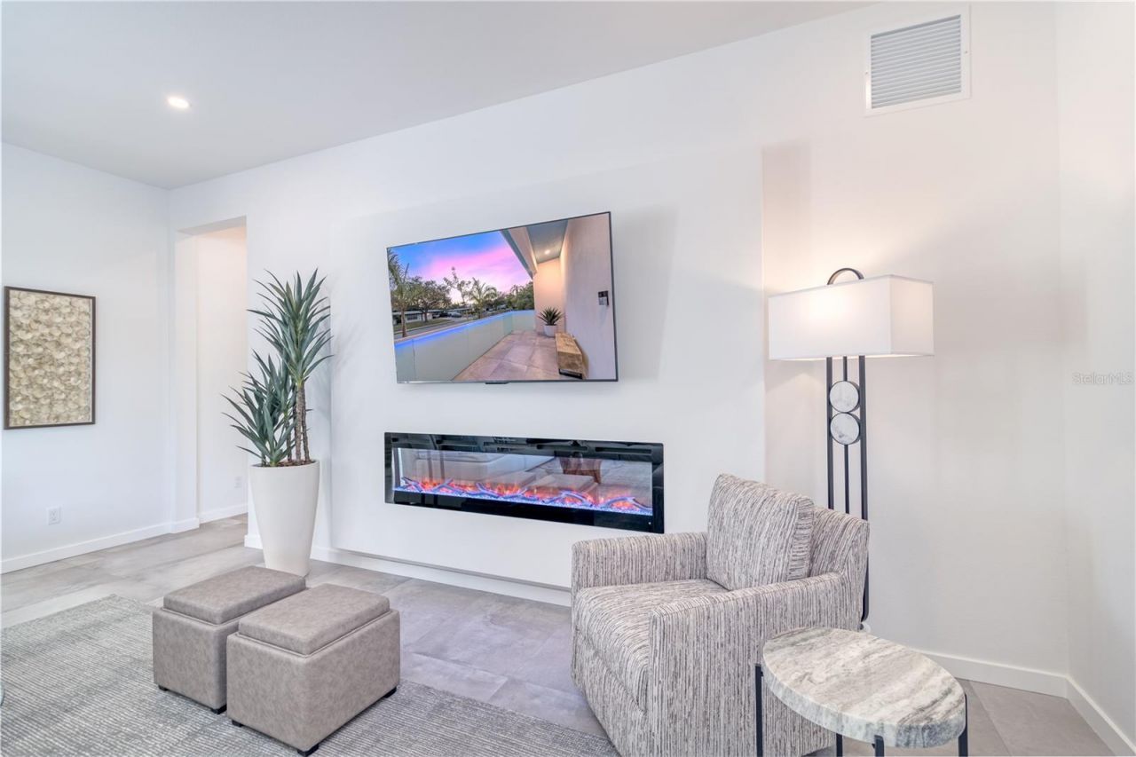 2585 Clematis Street, Sarasota, FL 34239 Photo