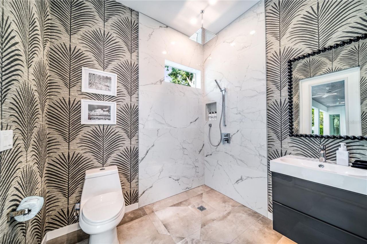 2585 Clematis Street, Sarasota, FL 34239 Photo