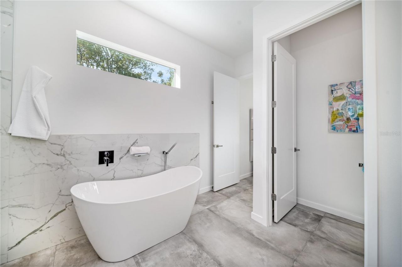 2585 Clematis Street, Sarasota, FL 34239 Photo