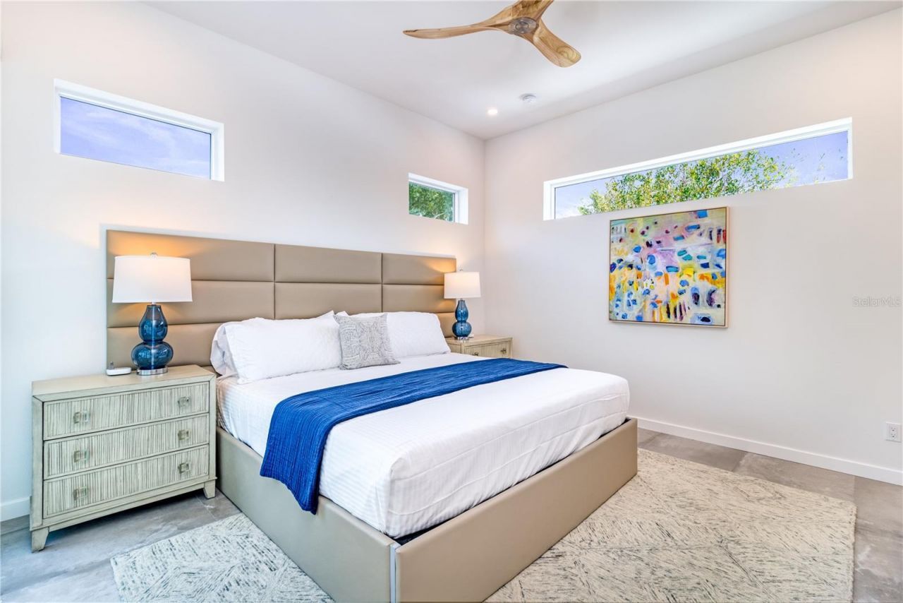 2585 Clematis Street, Sarasota, FL 34239 Photo