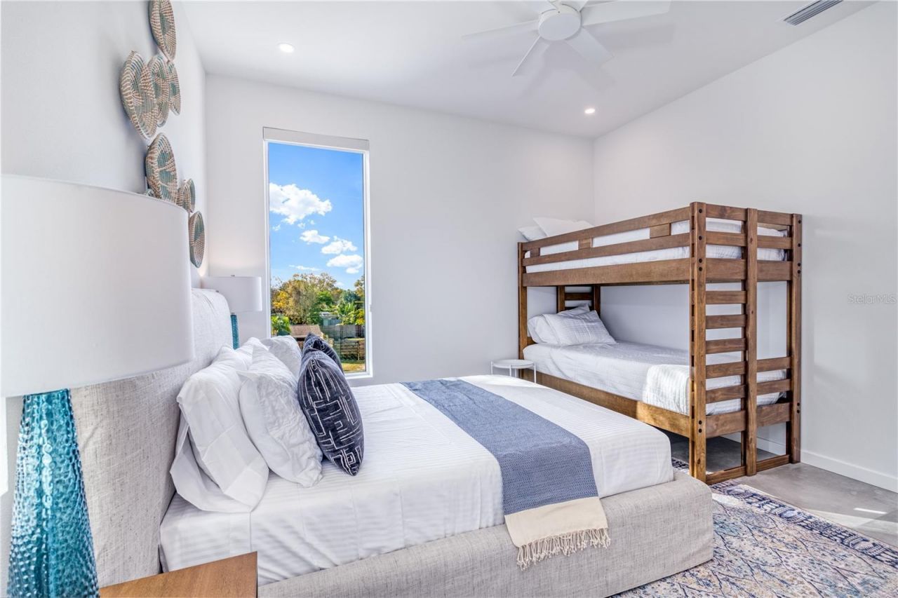 2585 Clematis Street, Sarasota, FL 34239 Photo