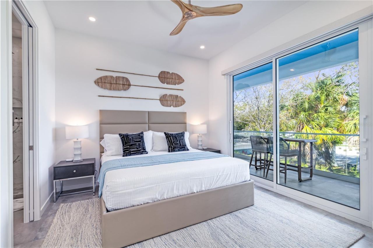 2585 Clematis Street, Sarasota, FL 34239 Photo