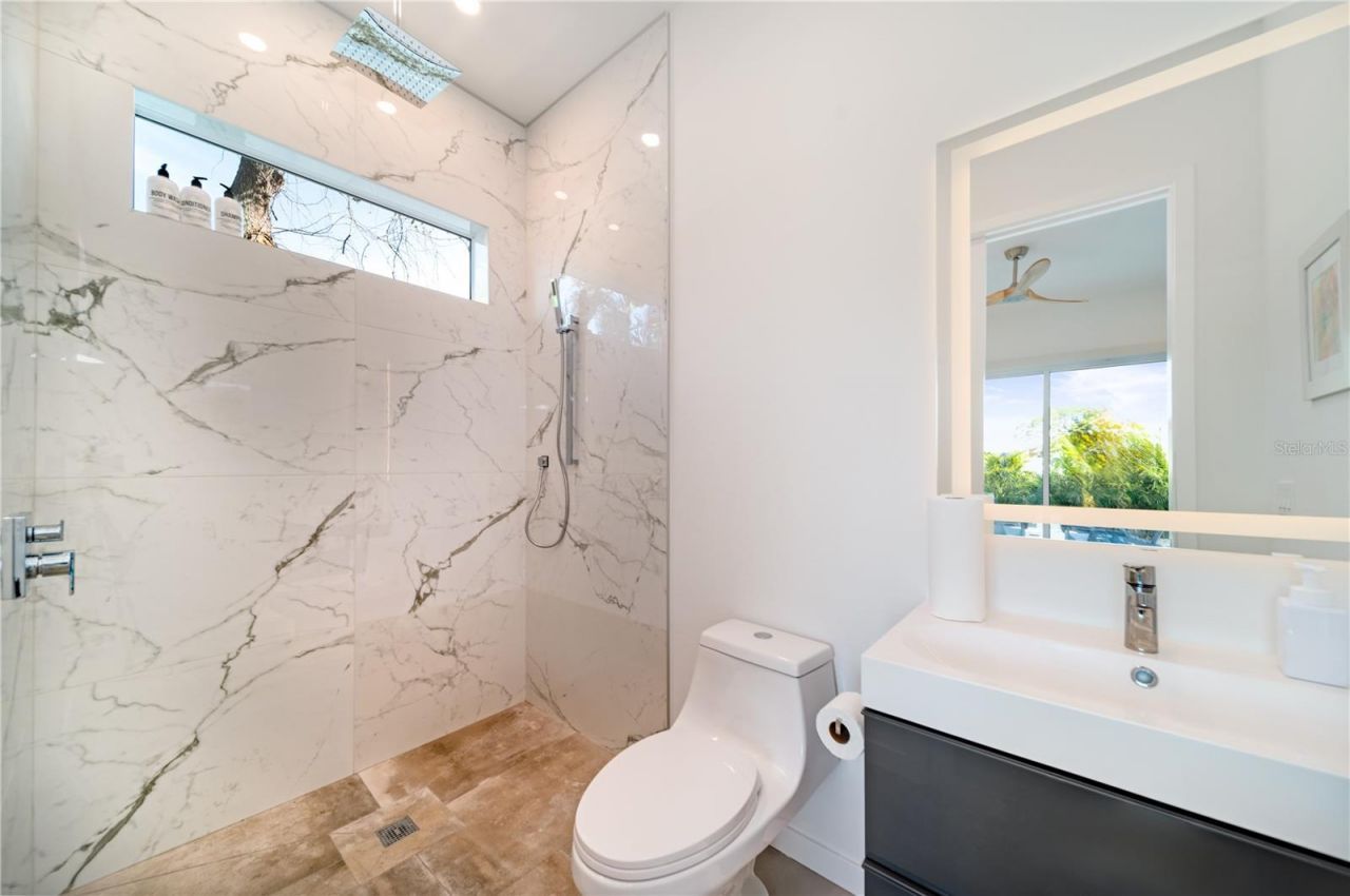 2585 Clematis Street, Sarasota, FL 34239 Photo