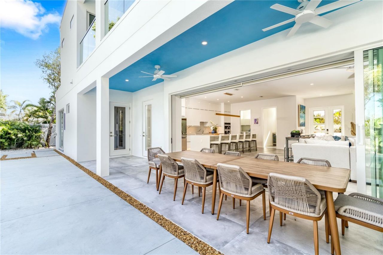 2585 Clematis Street, Sarasota, FL 34239 Photo