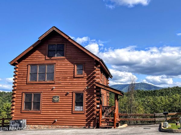 2866 White Oak Ridge Lane, Sevierville, TN 37862