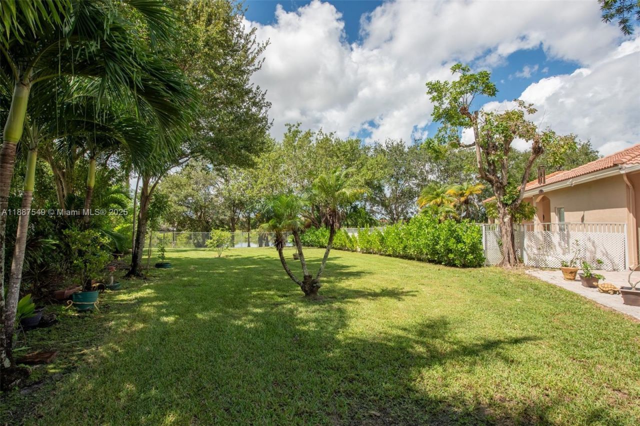 13070 NW 5th St, Pembroke Pines, FL 33028 Photo