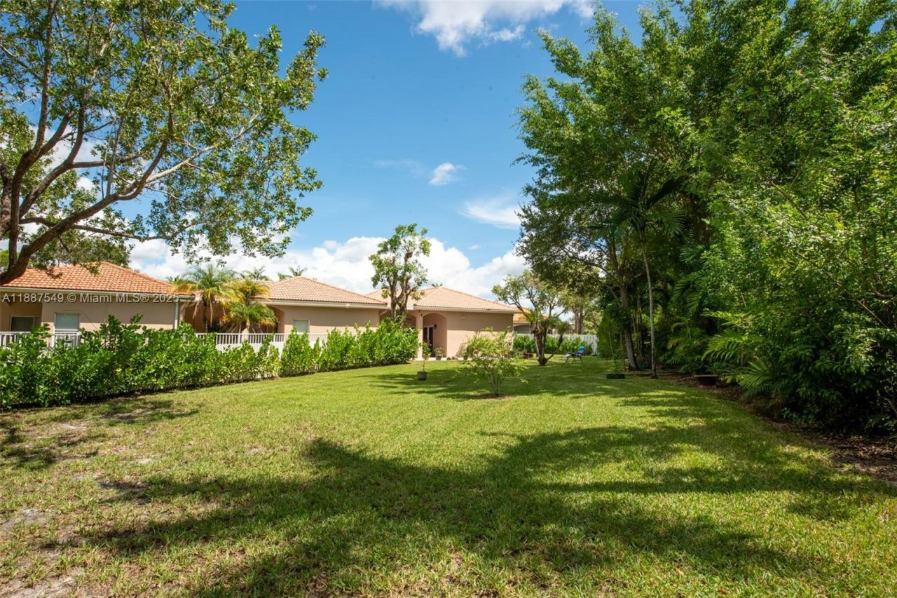 13070 NW 5th St, Pembroke Pines, FL 33028 Photo