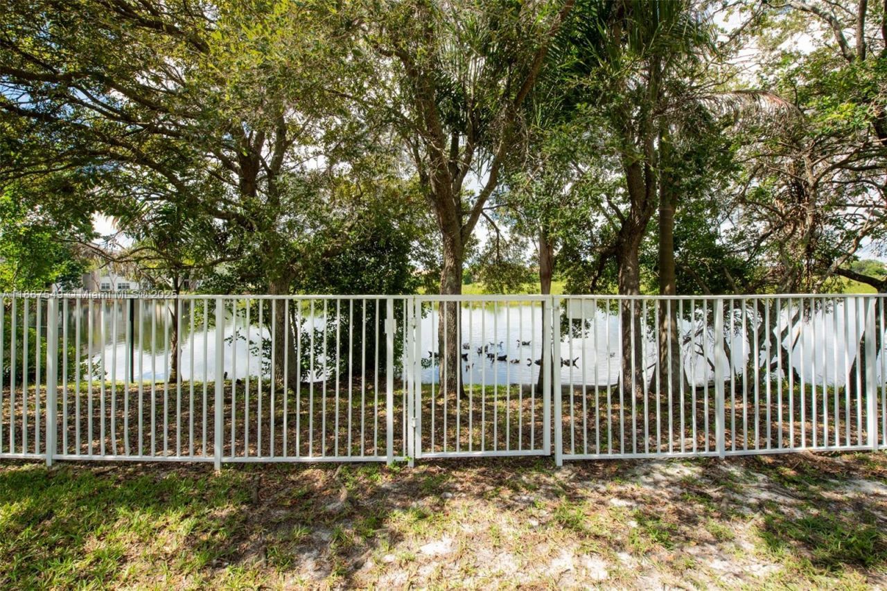 13070 NW 5th St, Pembroke Pines, FL 33028 Photo