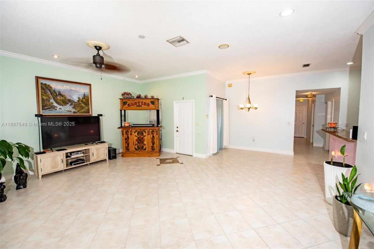 13070 NW 5th St, Pembroke Pines, FL 33028 Photo