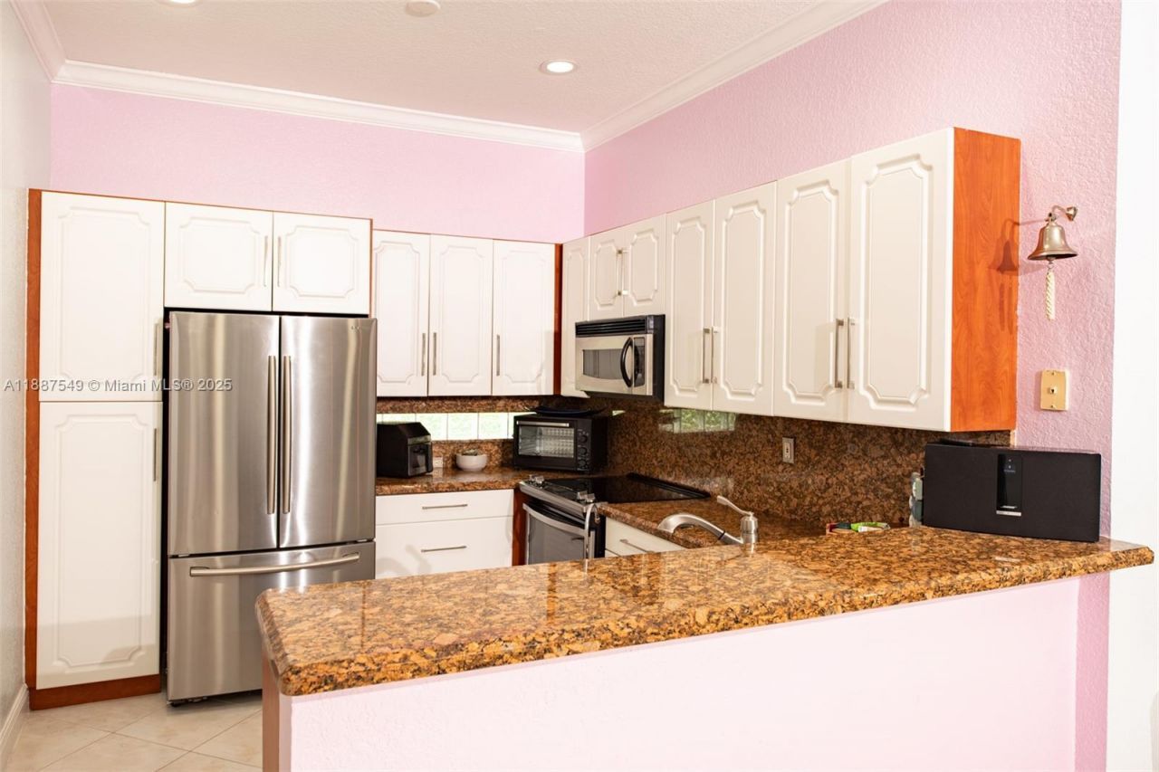 13070 NW 5th St, Pembroke Pines, FL 33028 Photo