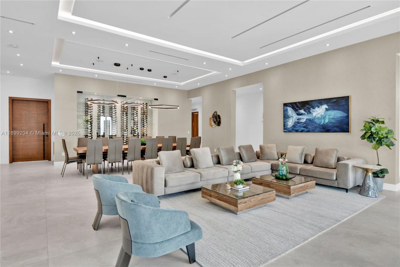 2110 NE 197th Ter, Miami, FL 33179 Photo