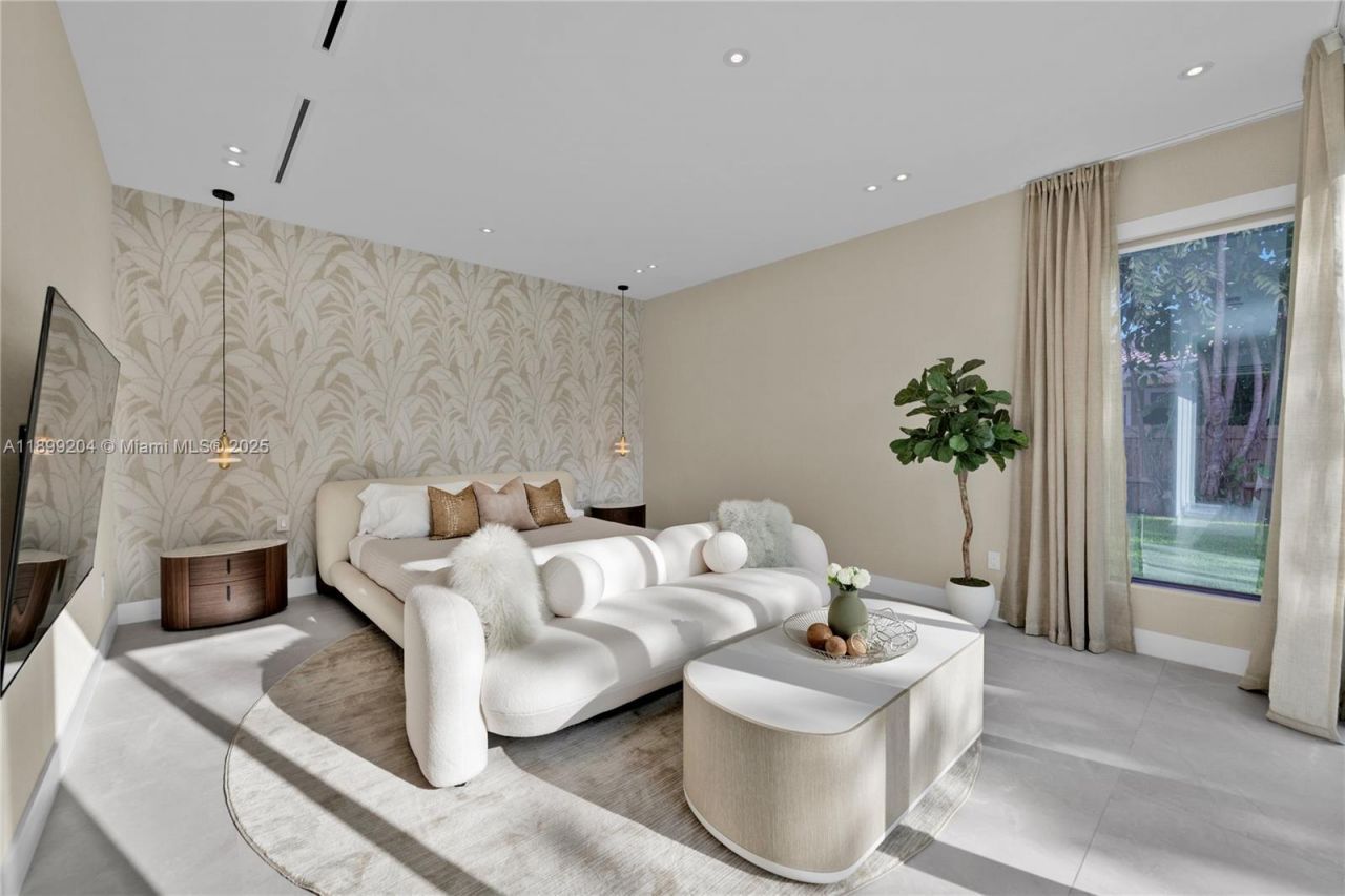 2110 NE 197th Ter, Miami, FL 33179 Photo