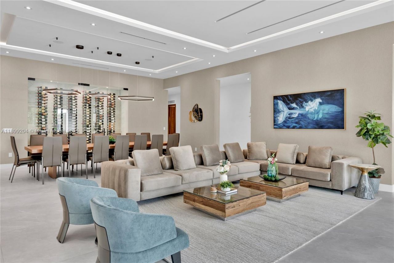 2110 NE 197th Ter, Miami, FL 33179 Photo