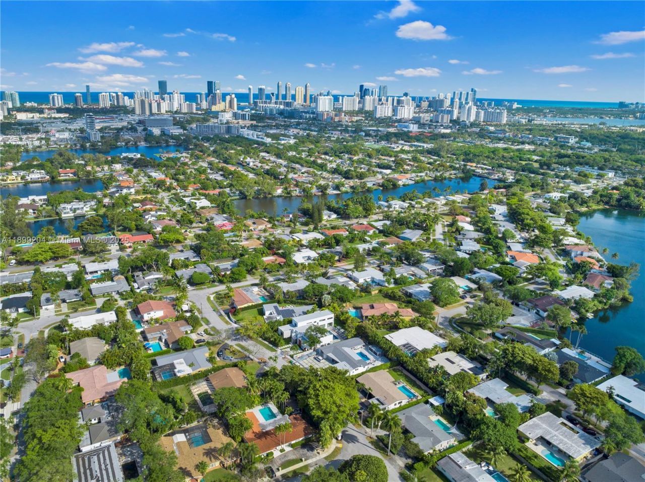 2110 NE 197th Ter, Miami, FL 33179 Photo