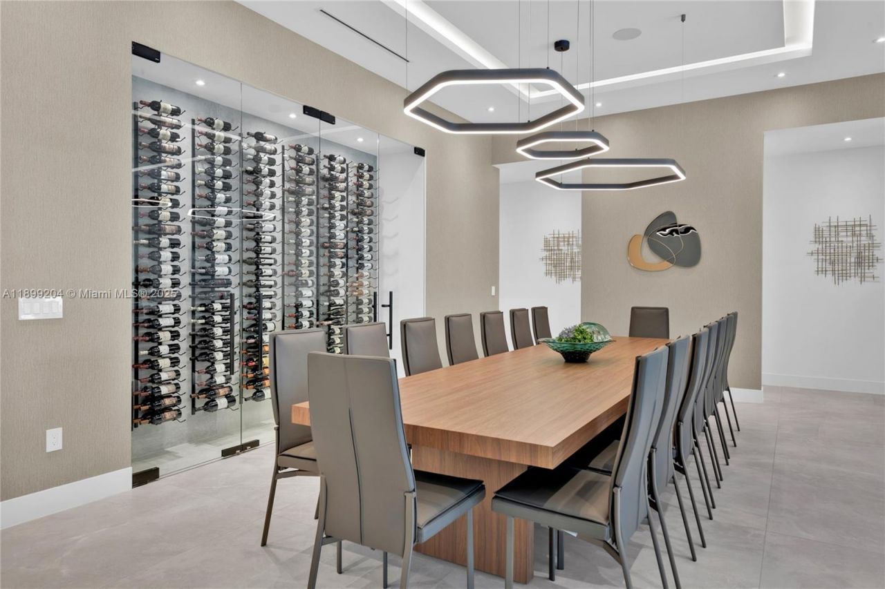 2110 NE 197th Ter, Miami, FL 33179 Photo