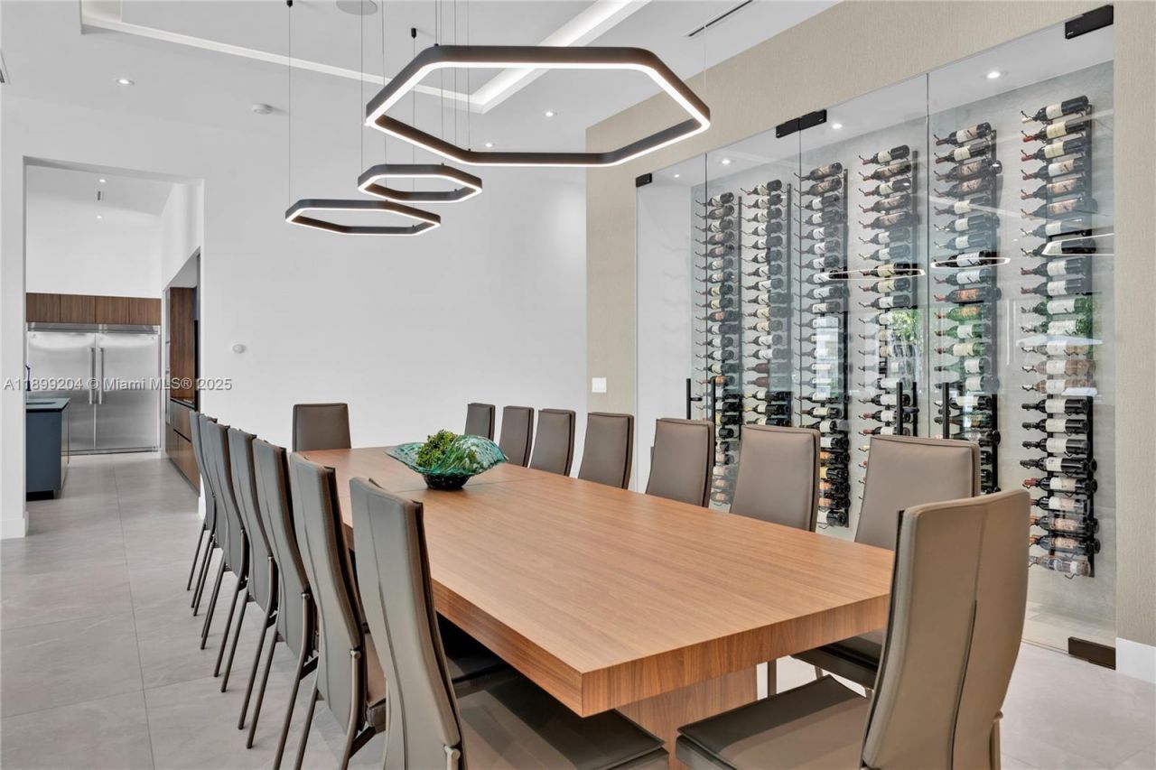 2110 NE 197th Ter, Miami, FL 33179 Photo