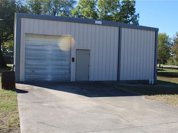 800 S Summit Street, Girard, KS 66743