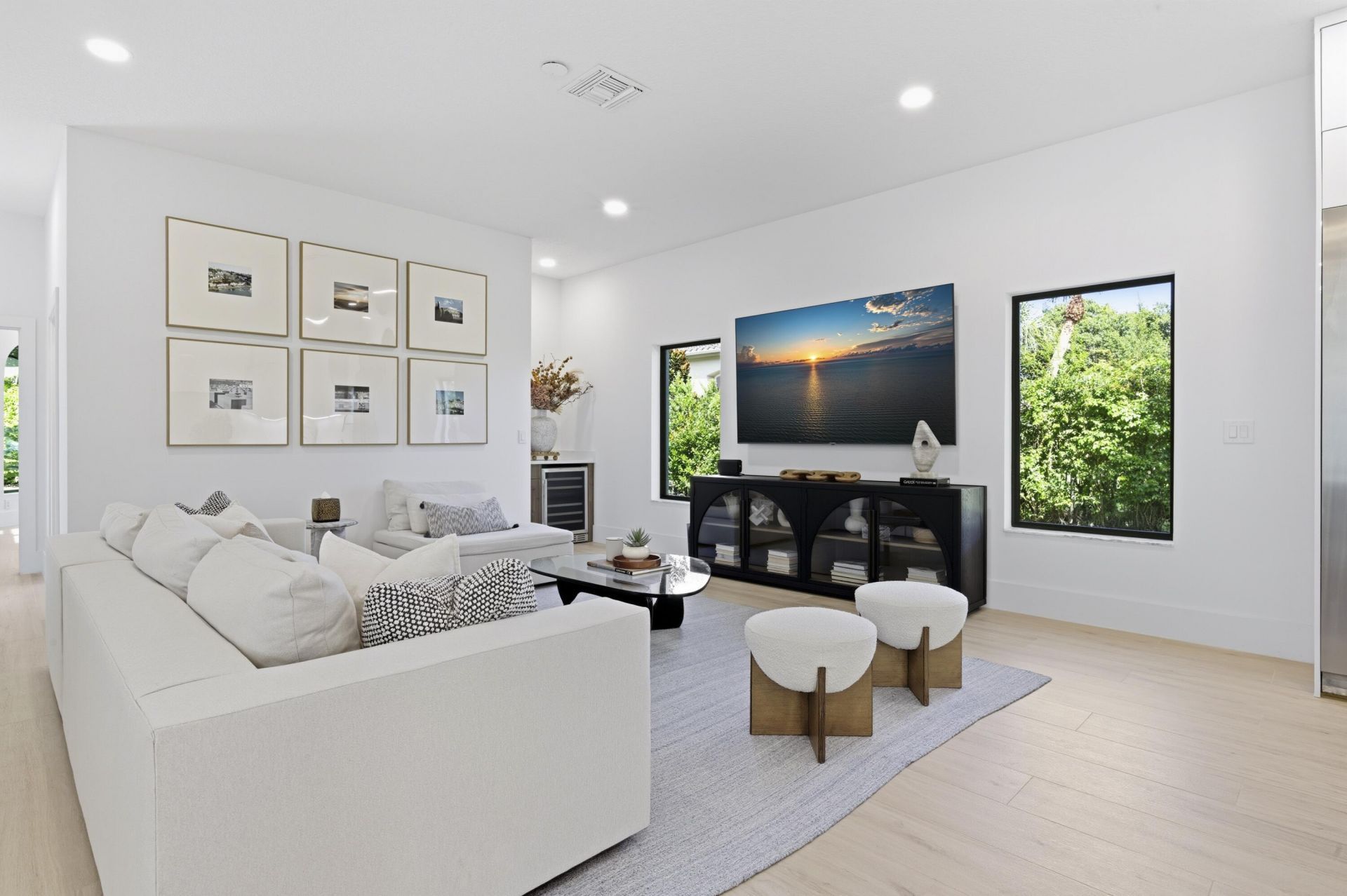 2557 Seminole Circle, West Palm Beach, FL 33409 Photo