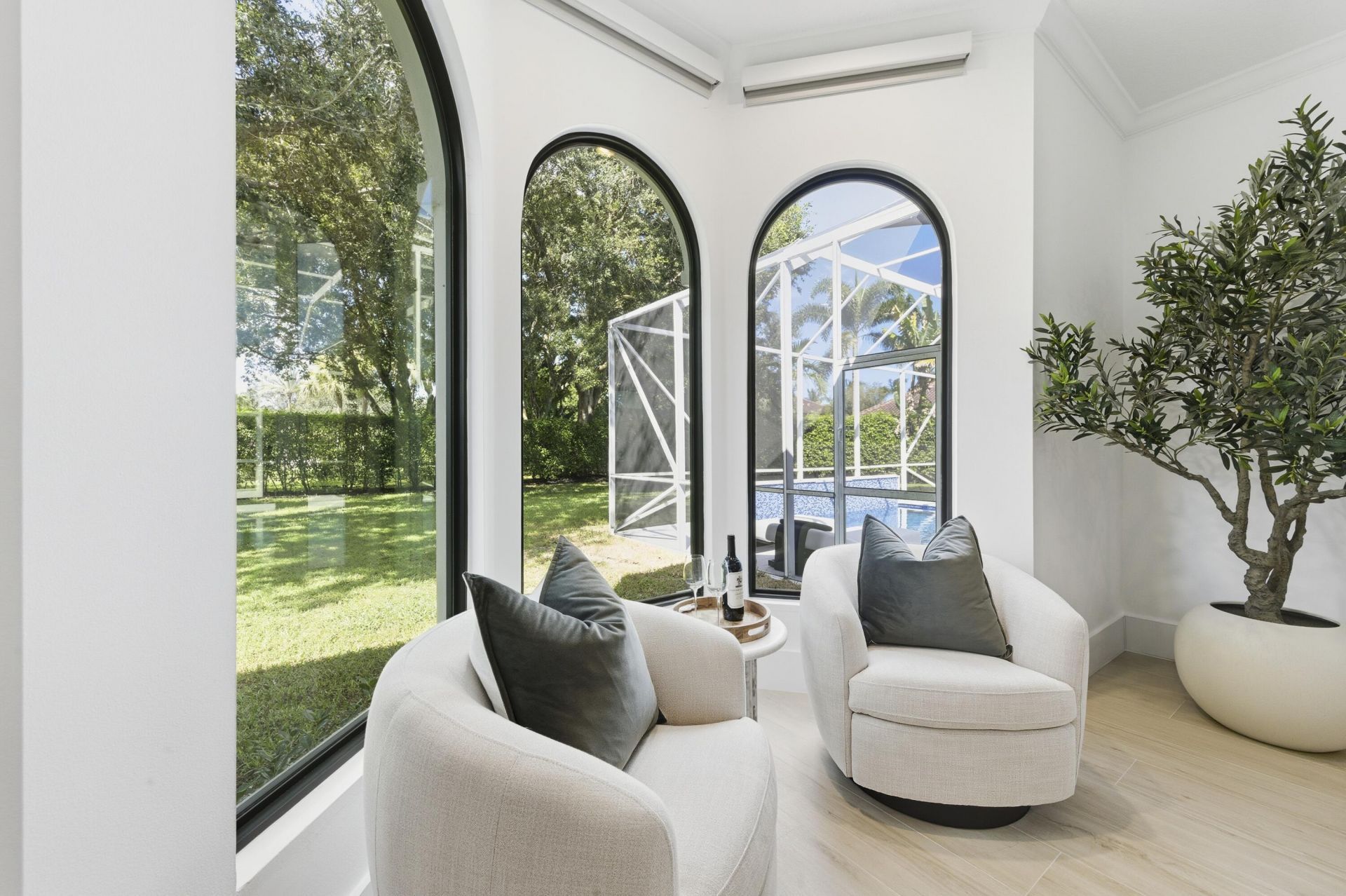 2557 Seminole Circle, West Palm Beach, FL 33409 Photo