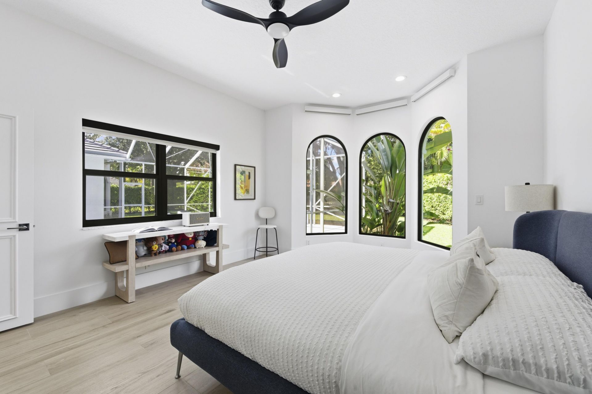 2557 Seminole Circle, West Palm Beach, FL 33409 Photo