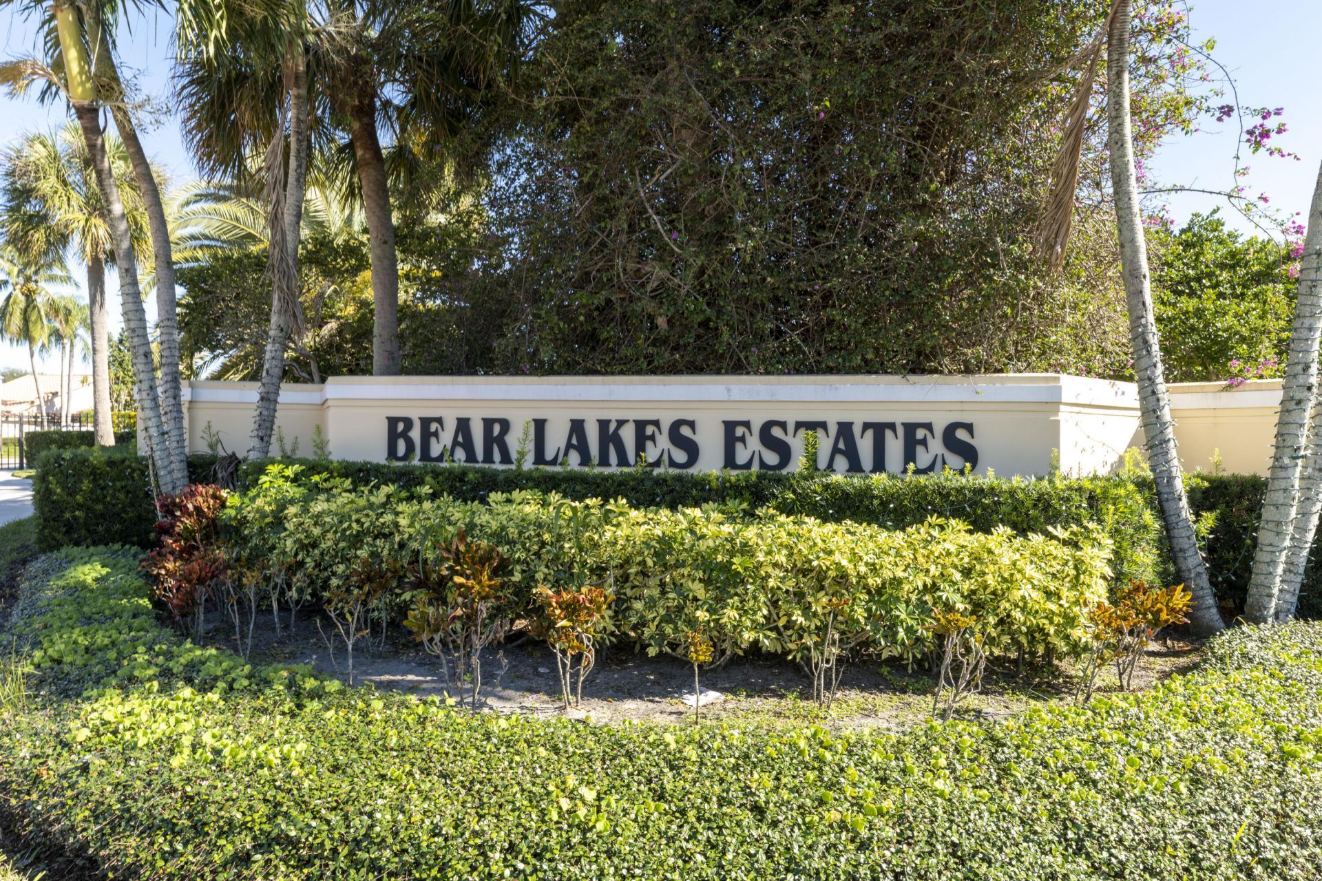 2557 Seminole Circle, West Palm Beach, FL 33409 Photo