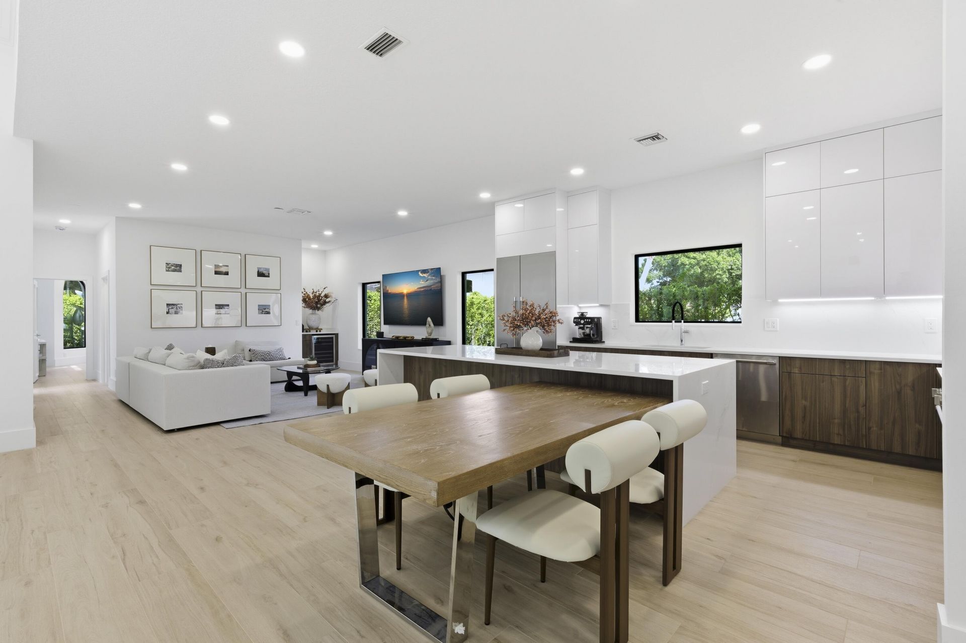 2557 Seminole Circle, West Palm Beach, FL 33409 Photo