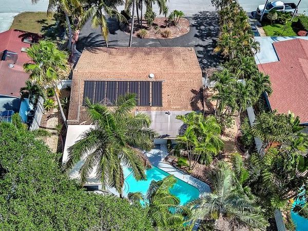 1580 NE 35th St, Oakland Park, FL 33334