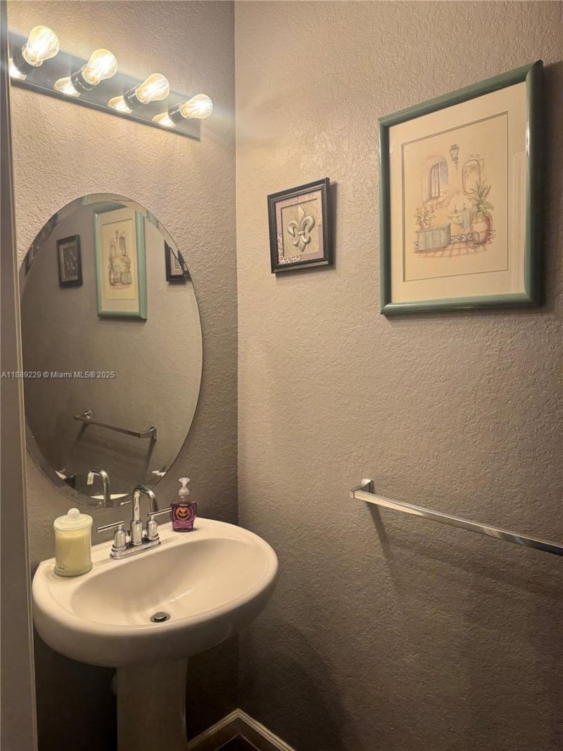 4039 NW 11th St, Lauderhill, FL 33313 Photo