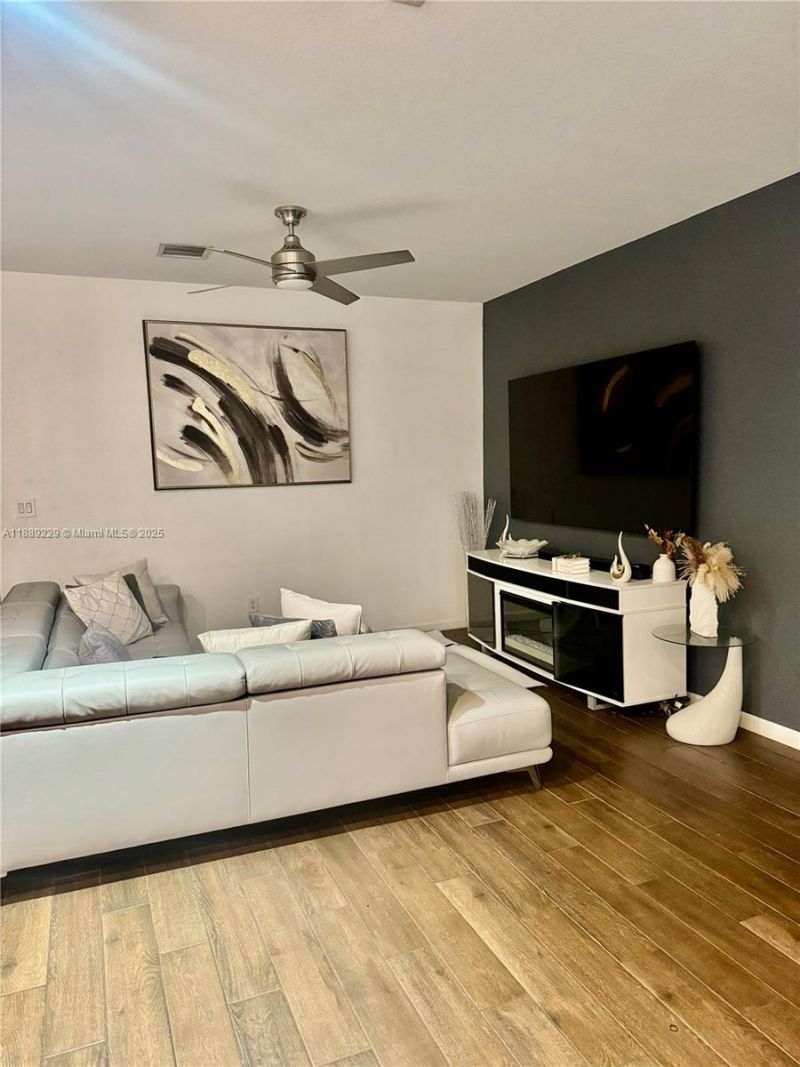 4039 NW 11th St, Lauderhill, FL 33313 Photo