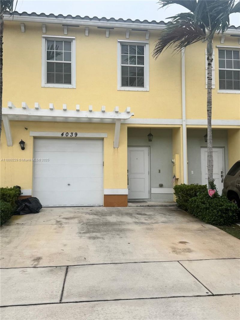 4039 NW 11th St, Lauderhill, FL 33313 Photo