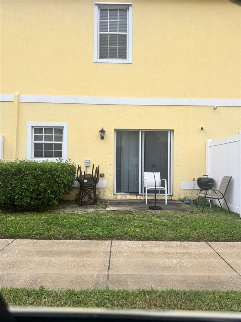 4039 NW 11th St, Lauderhill, FL 33313 Photo